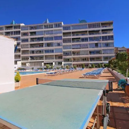 Appartement Sleeps 5 With Pool And Wifi Calp