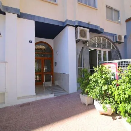 Sleeps 5 With Pool And Wifi *