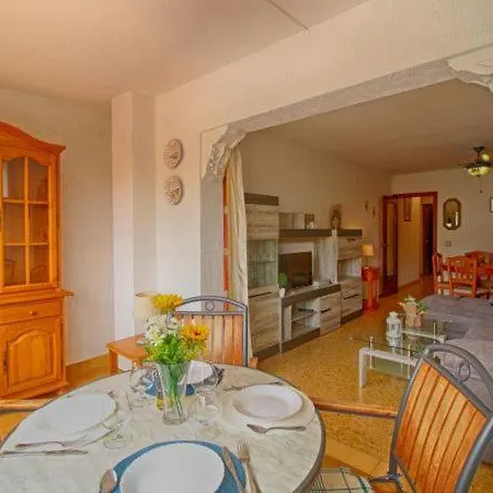 Appartement Sleeps 5 With Pool And Wifi *