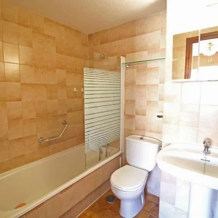 Appartement Sleeps 5 With Pool And Wifi